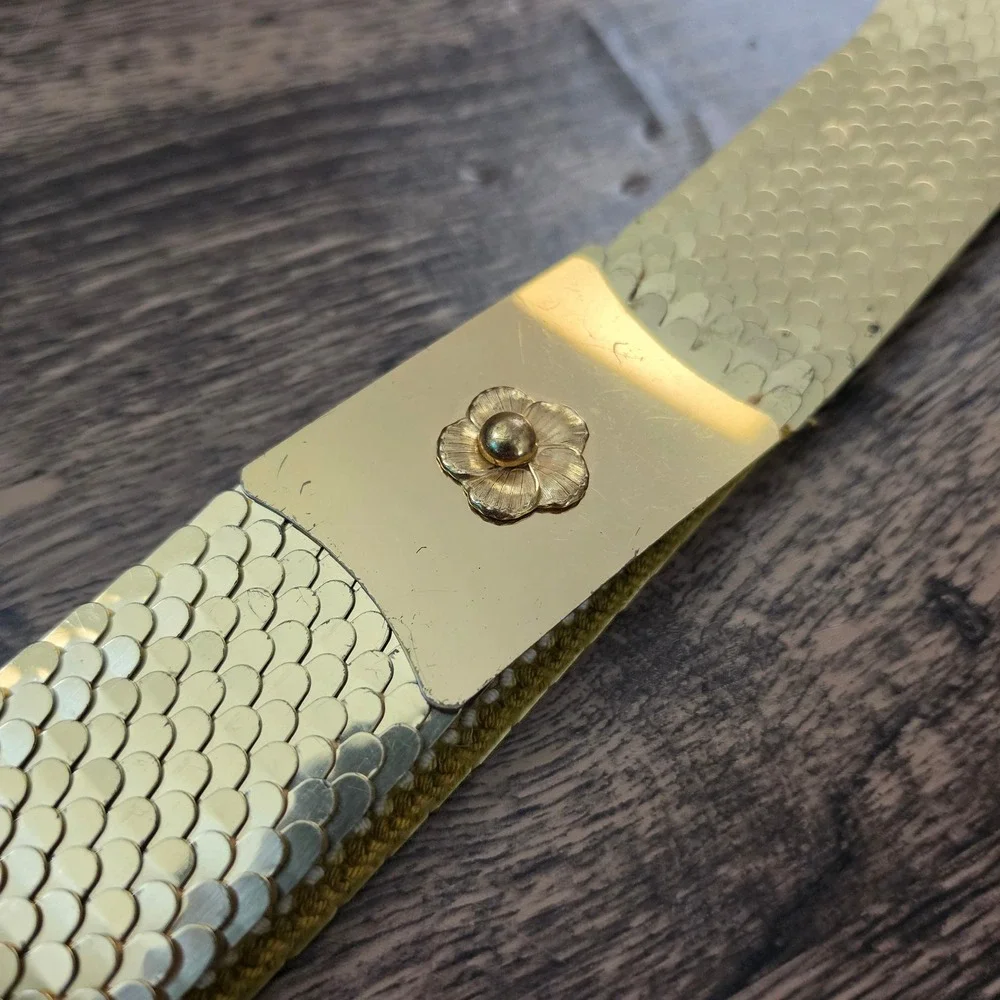 Stretch Scale Belt Women M Gold Metal Floral Buckle Vintage Retro